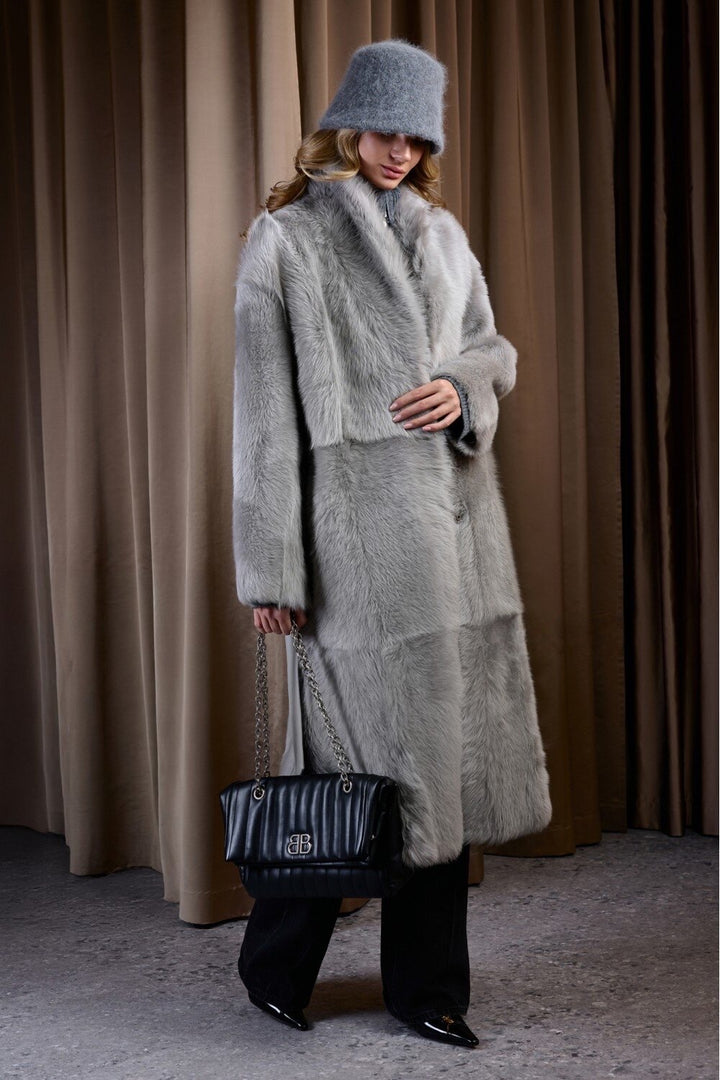 LIMITIERTE AUFLAGE Betty Shearling Mantel